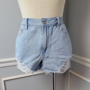 HOLLISTER Ultra High-Rise Vintage Relaxed Distressed Cut Off Mom‎ 3" Jean Shorts